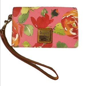 Dooney & Bourke floral wristlet / wallet